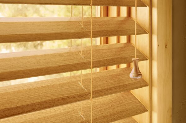 Everwood Alternative Wood Blinds standard cordlock faux wood hardware detail 2